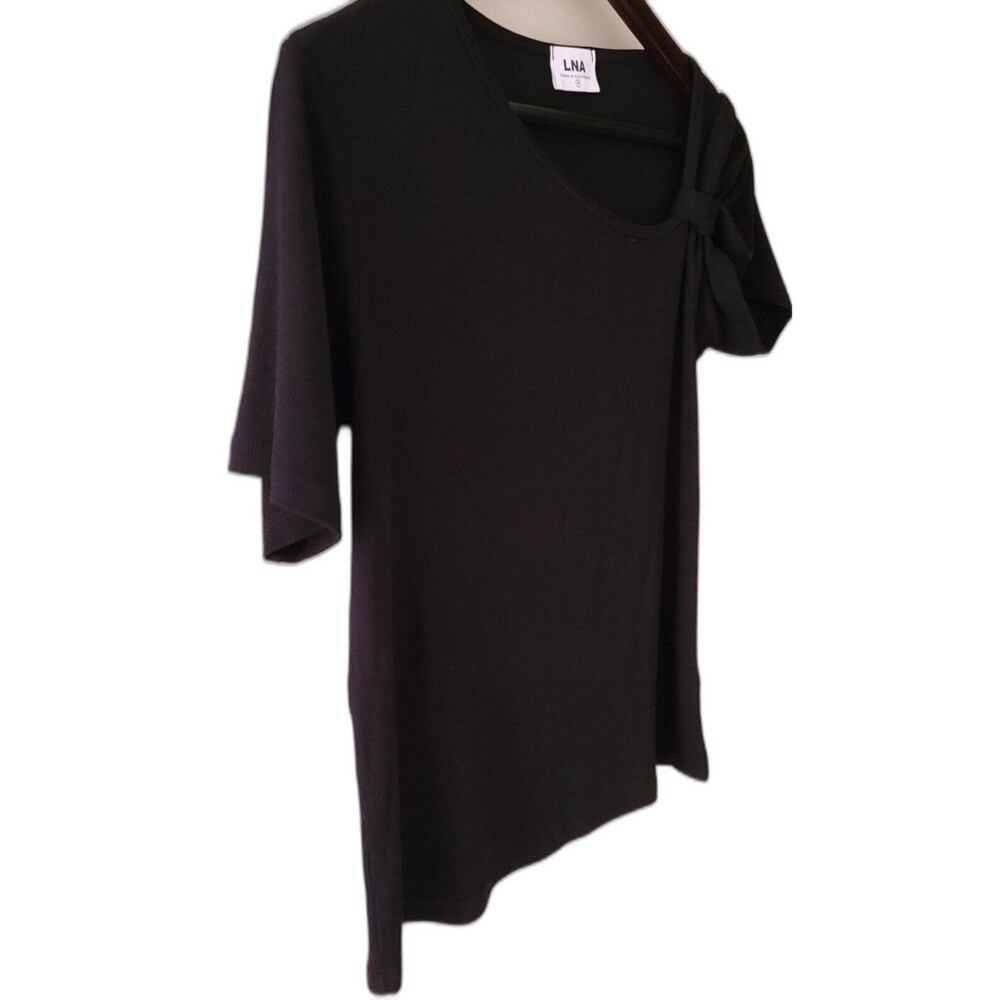 LNA Rio Ruched Black Ribbed Tee Bow Cutout Left Shoulder Size M - Picture 2 of 7
